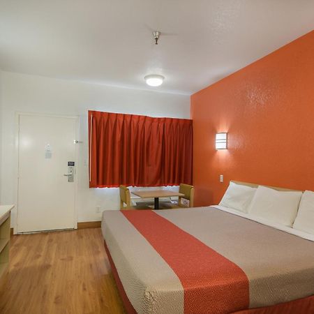 Americas Best Value Inn & Suites Humble Ngoại thất bức ảnh