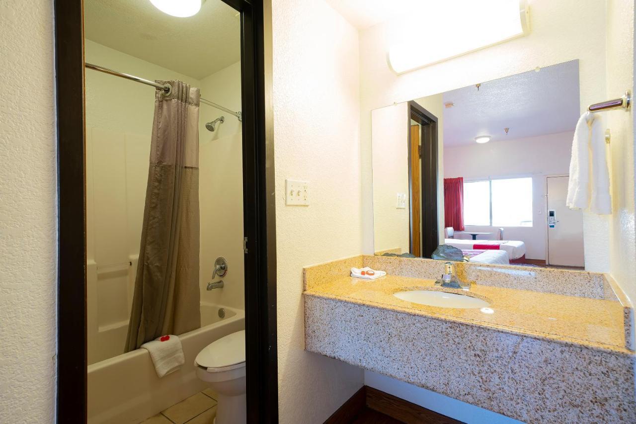 Americas Best Value Inn & Suites Humble Ngoại thất bức ảnh